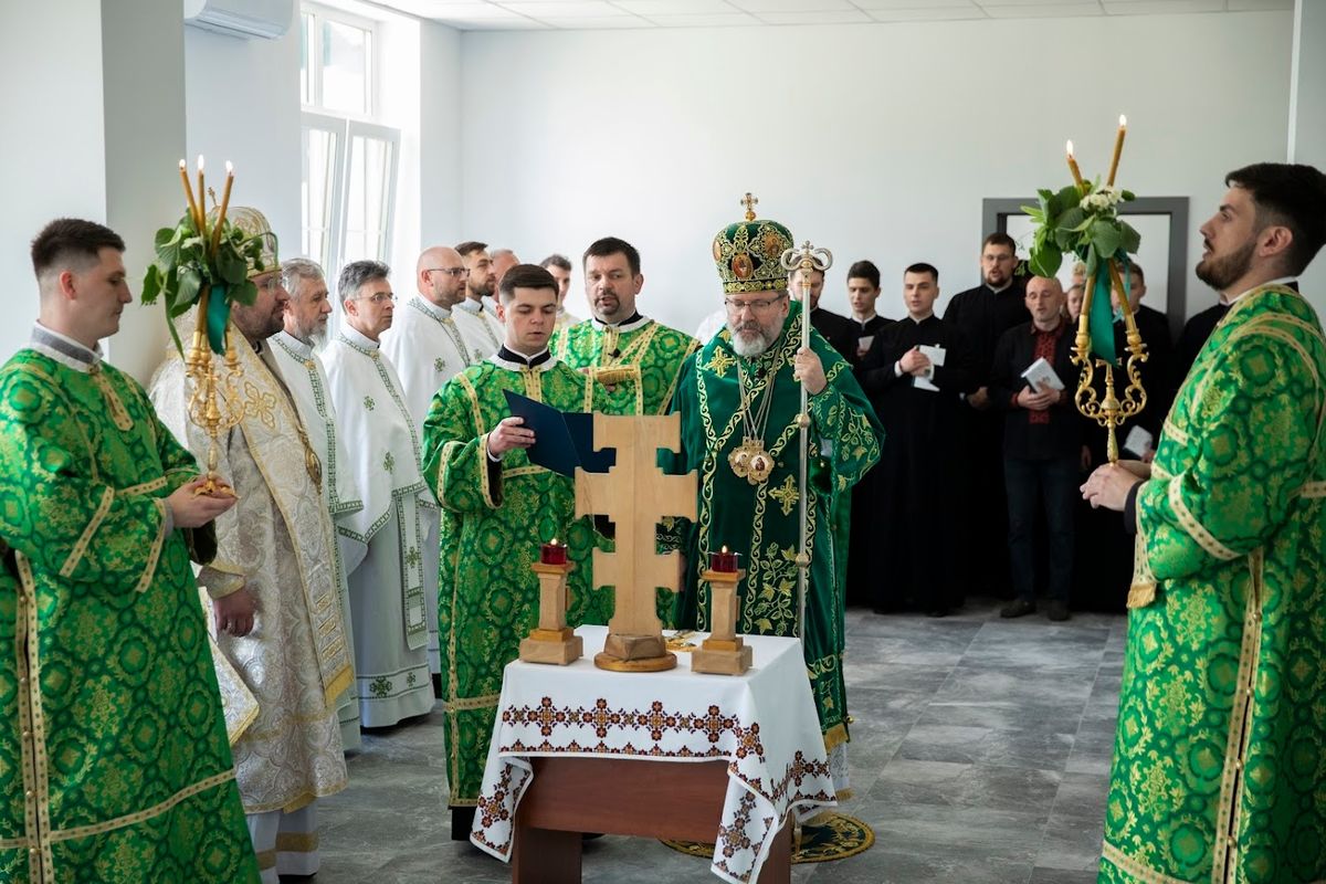 «Найкраща книгозбірня богословської літератури в Києві»: Блаженніший Святослав освятив нову бібліотеку Київської духовної семінарії