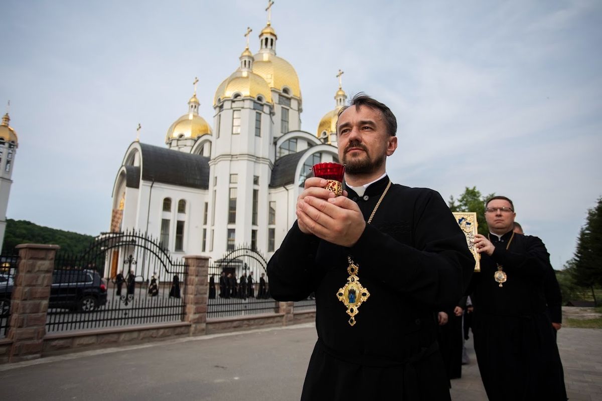 На початок Синоду владики помолилися до Святого Духа та склали синодальну присягу