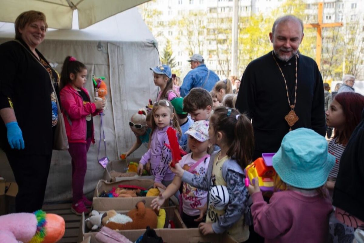 «Щотижня до нас приходять тисячі людей, і ми маємо що їм дати — це чудо Божого милосердя», — владика Василь Тучапець