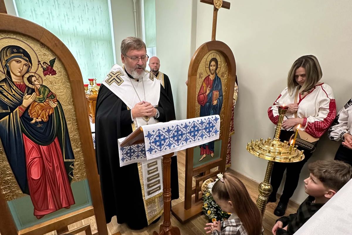 «Нікому не вдасться роз’єднати наш народ», — Глава УГКЦ освятив Український дім у Ризі