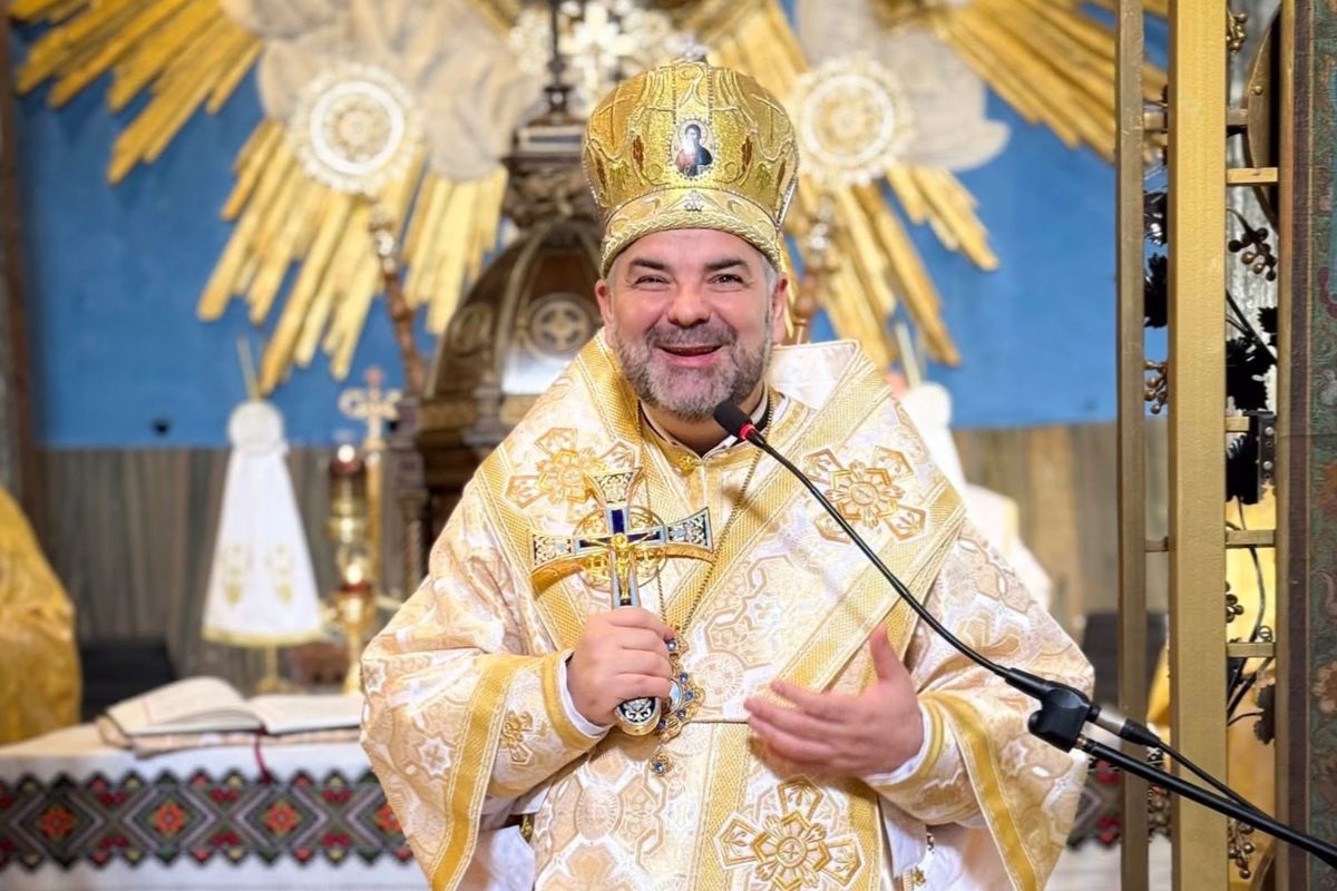 «Ви виховали сотні молодих сердець у любові до Бога і Церкви», — Глава УГКЦ привітав владику Григорія Комара з 25-річчям священства