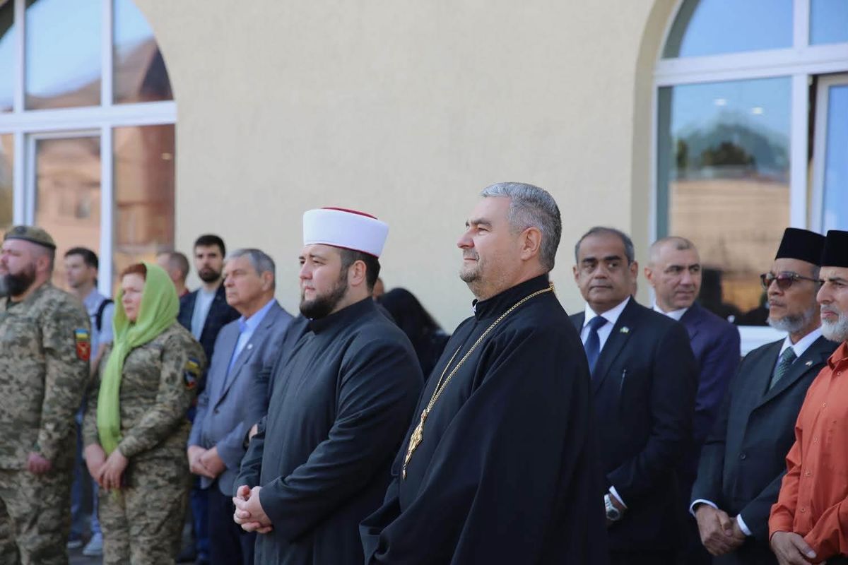 «Ми єдині в пам’яті, болю й любові до України», — отець Ігор Шабан на відкритті Стіни пам’яті загиблих воїнів-мусульман
